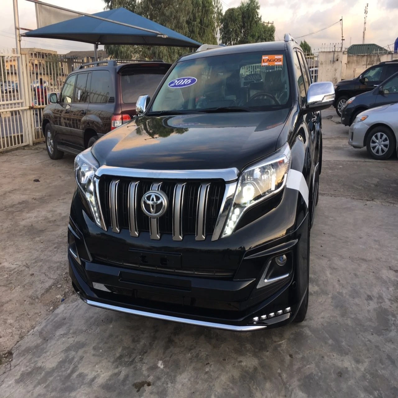 Довольно используемые 2017 Toyota LAND CRUISER PRADO