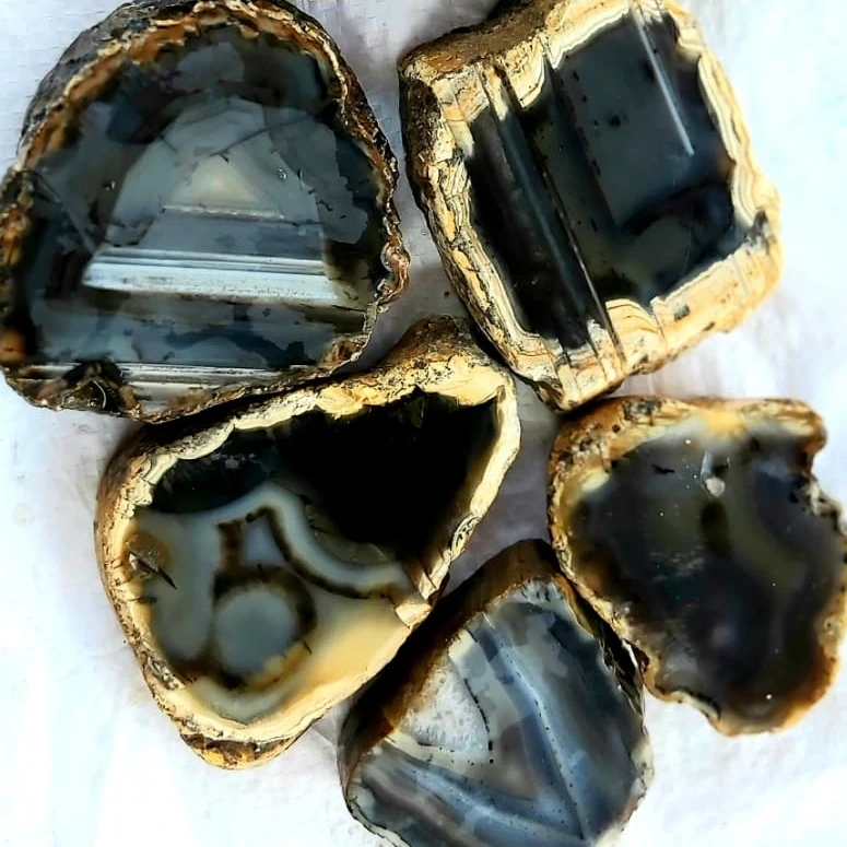 Agate golden said color POLISHED SLICE PLATES & TEA COASTERS WITH GOLD PLATED CUT PIECES FOR SLAB AND TILES MANUFACTURER USEED