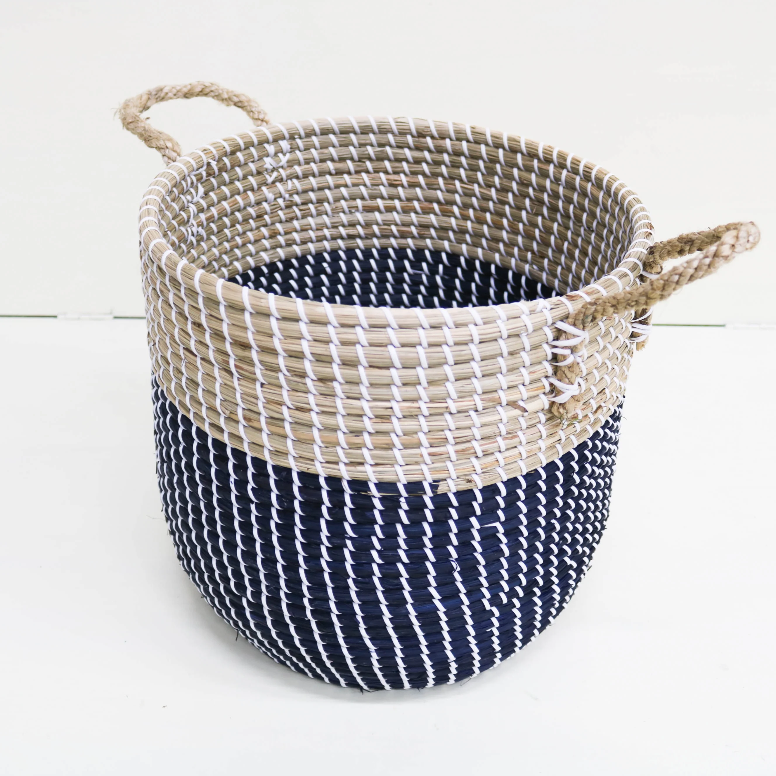 
Hot selling Set of 2 wholesale round handmade seagrass laundry basket 