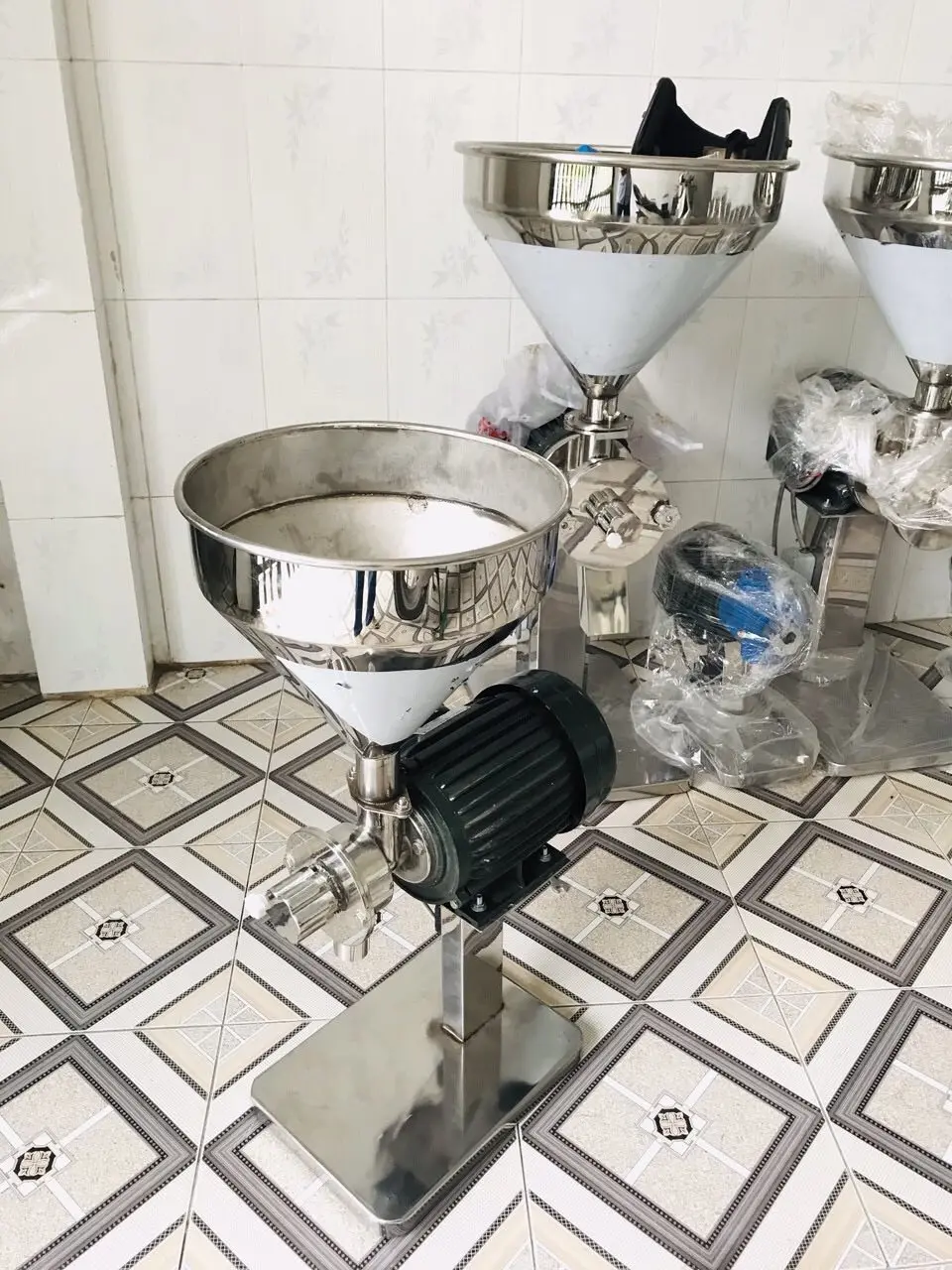 stainless steel hopper Coffee Bean Grinder 1hp and 2 hp made in Viet Nam best price