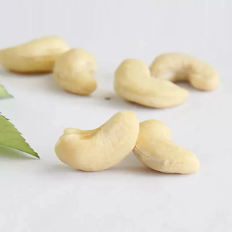 W320 raw cashew nuts