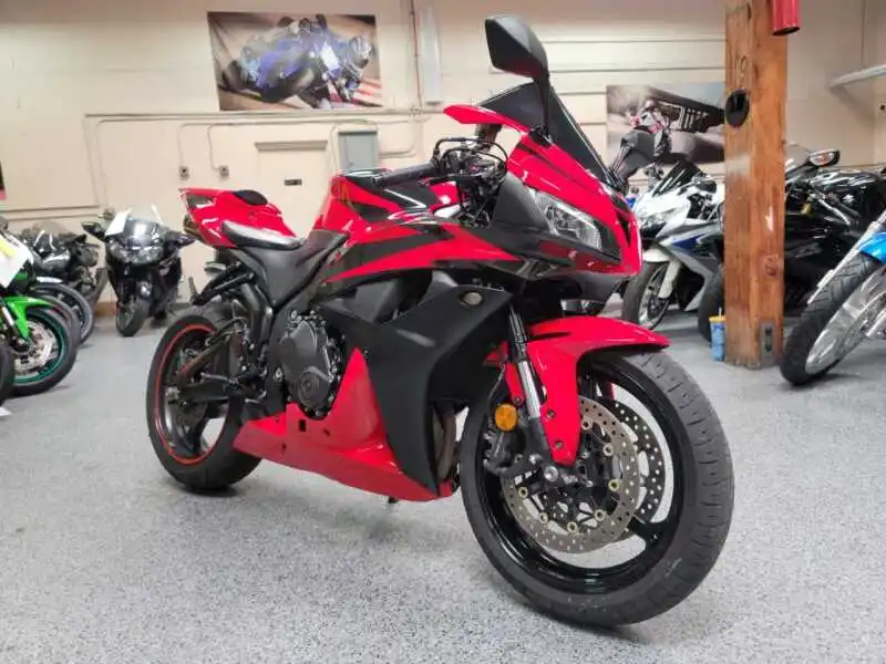 2009-honda-cbr600rr (3).jpg