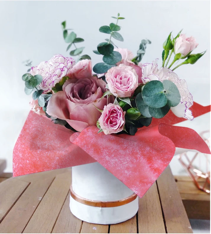 Hot Selling Stylish Color Flower Wrapper Roll Non-Woven Colorful Paper Flower Wrapping Bouquet Flower
