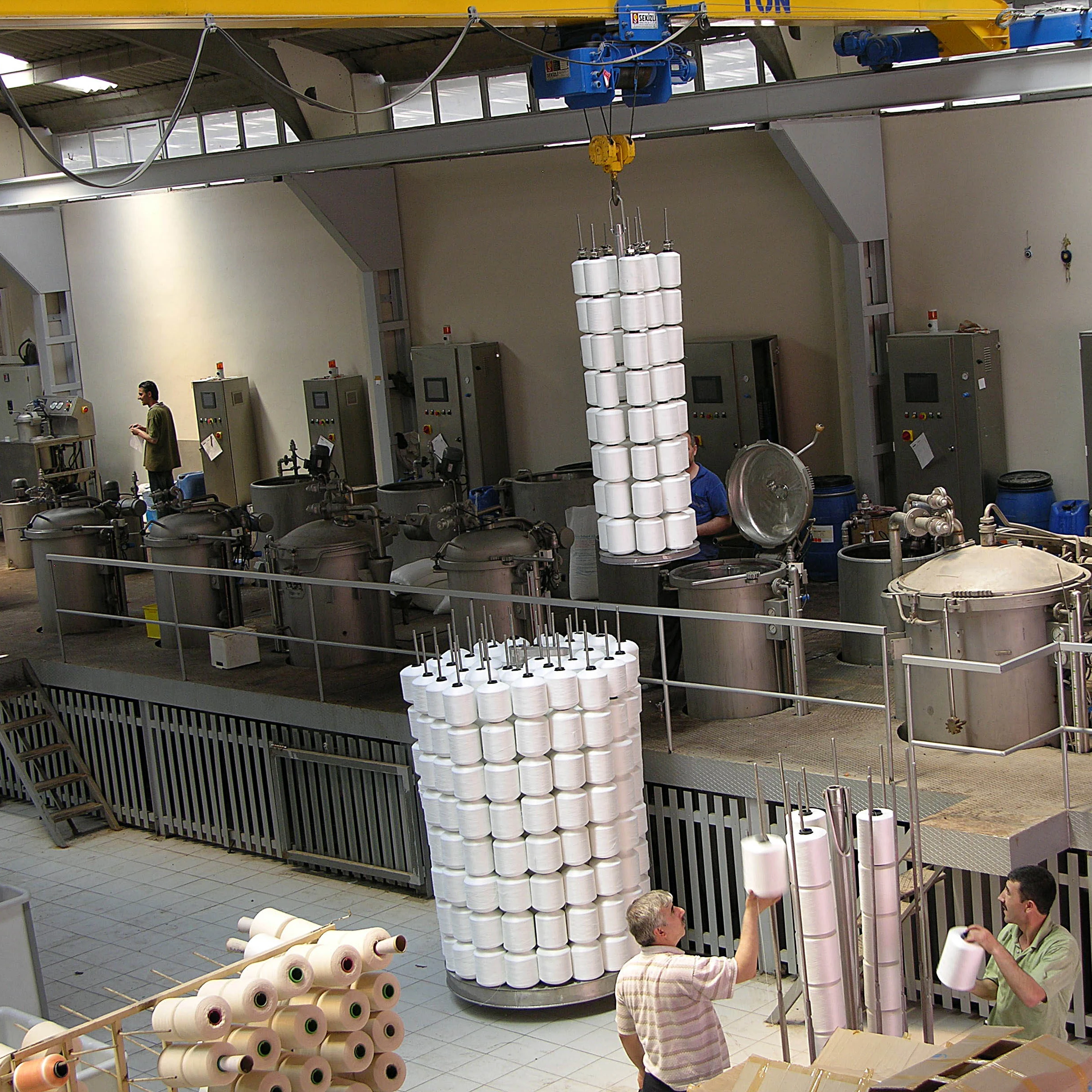 Промышленная текстильная текстурированная швейная нить муфта полиэстер хлопок акриловое волокно муфта HT HP катушка пряжа конусная окрашивающая машина 200 кг