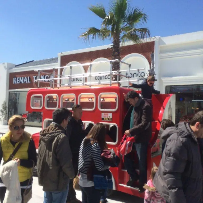 Trackless Train Electric London Bus