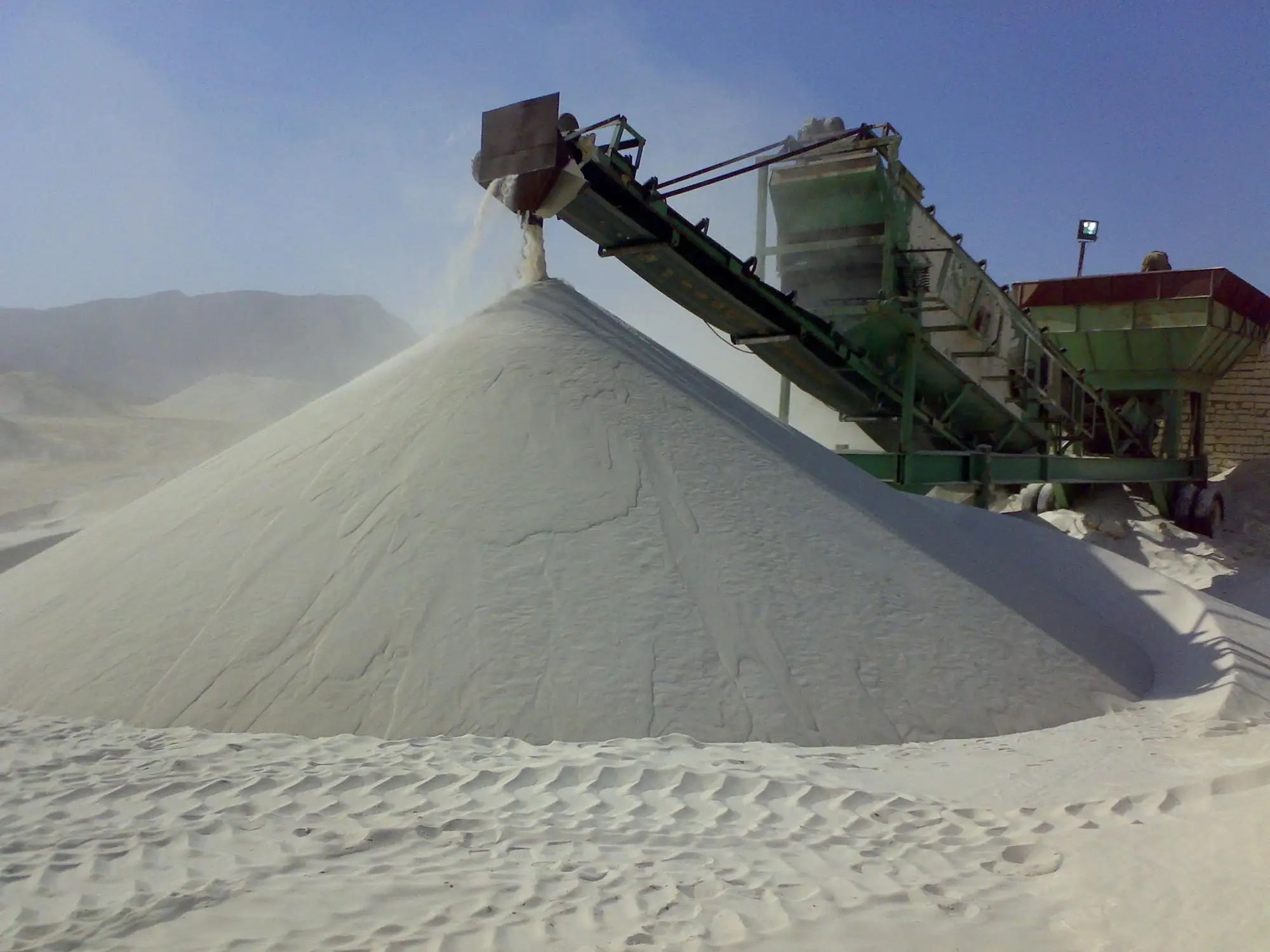 Silica Sand For Water Filtration 20-40 mesh silica sand - Egyptian origin