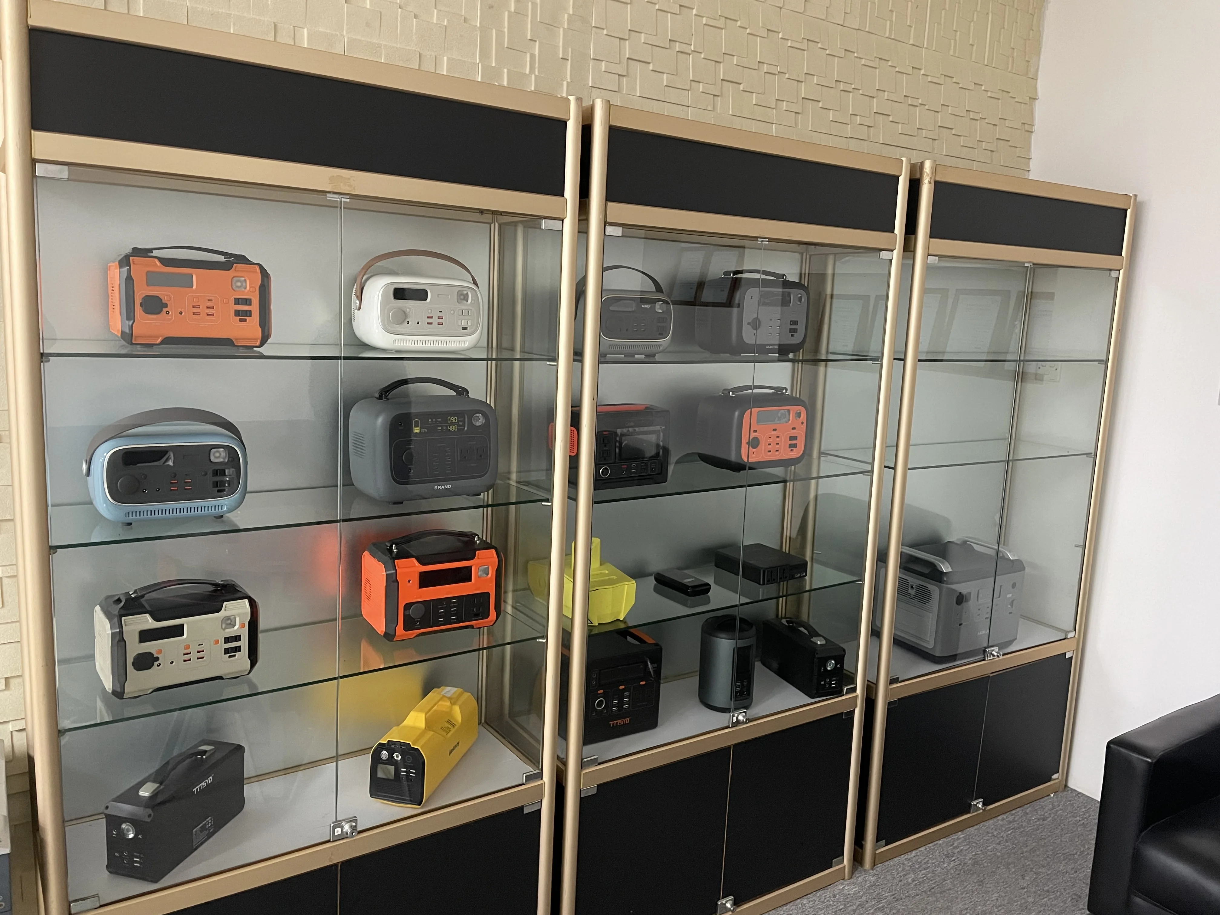 factory wholesale powerful solar generator generate power handybrite portable backups uk wearhouse tragbare power station