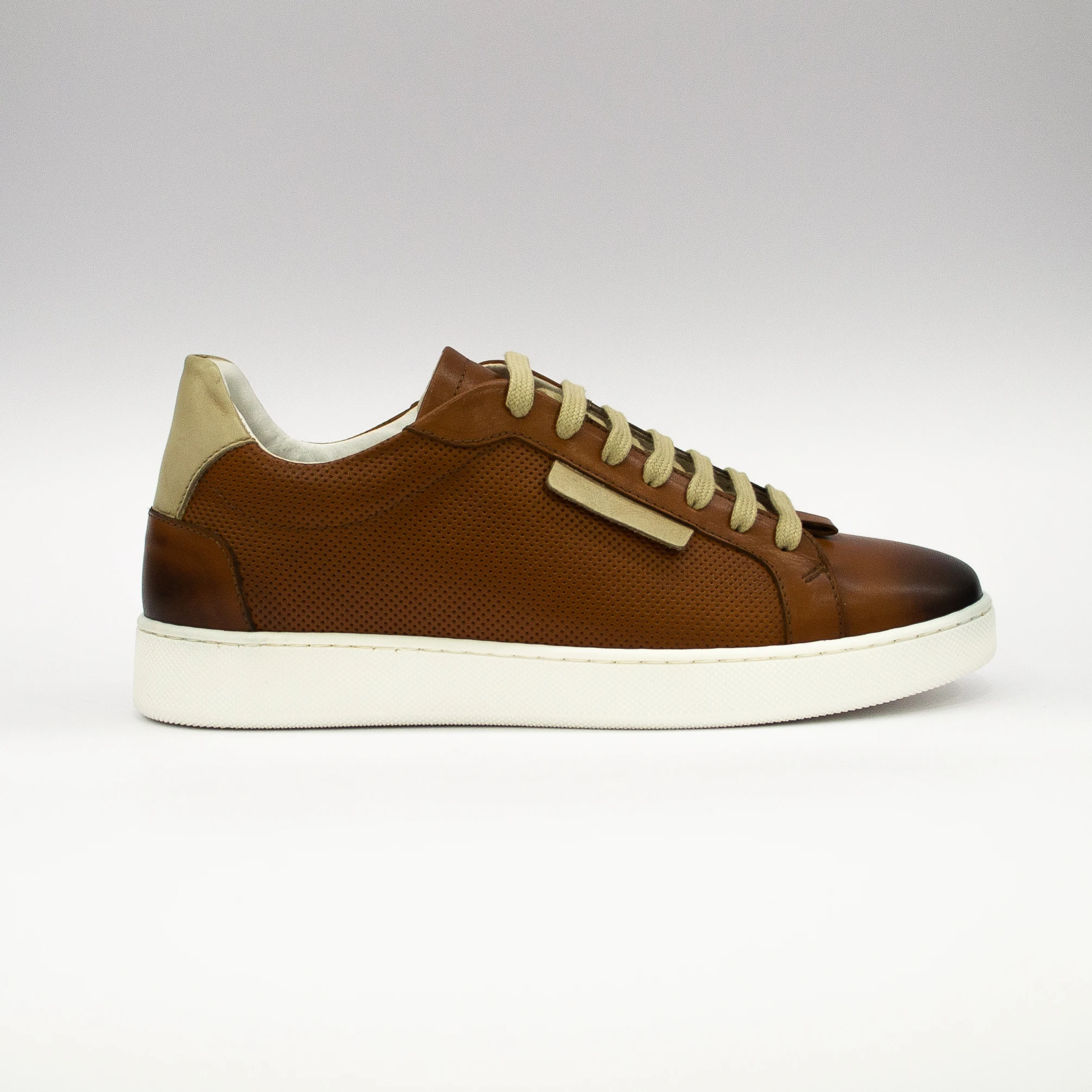 
3525 CRUST LEGNO MICROFORATO. FASHION SNEAKERS MADE IN ITALY. REAL PREMIUM LEATHER. AVAILABLE IN ALL THE COLORS 