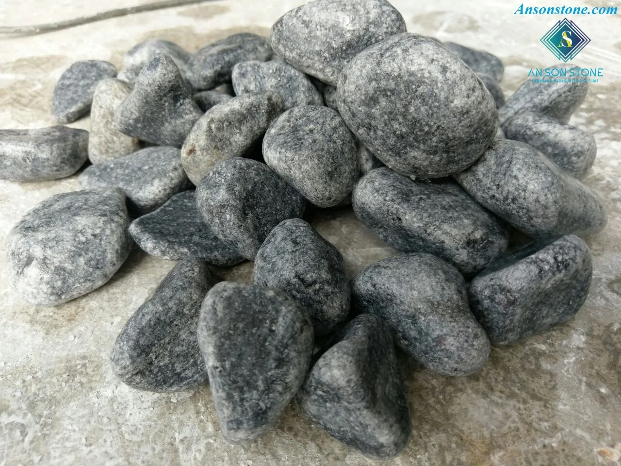  Полированная-сушить в стиральной машине камешки; Разные цвета; Коричневый белый розовый желтый черный-природный камень из Вьетнама для украшения сада