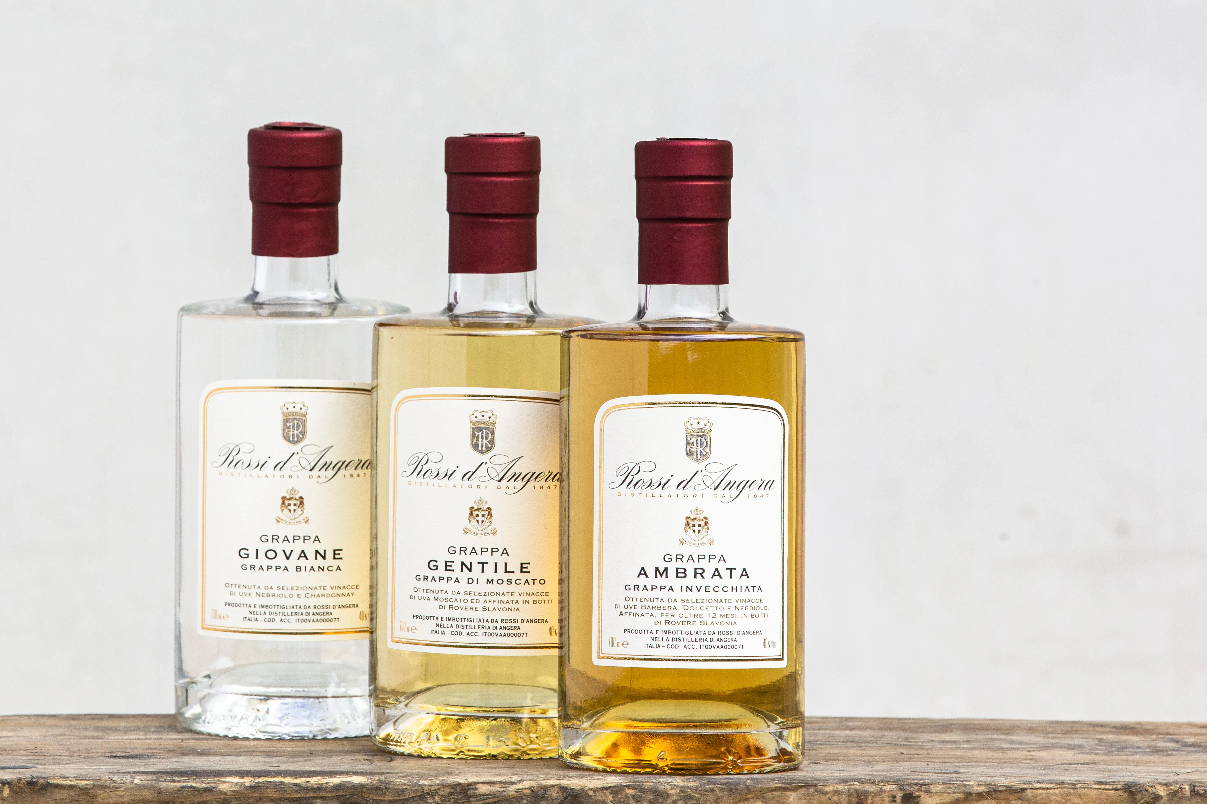 Высококачественный спиртовой напиток grappa Gentile 40% vol 70cl