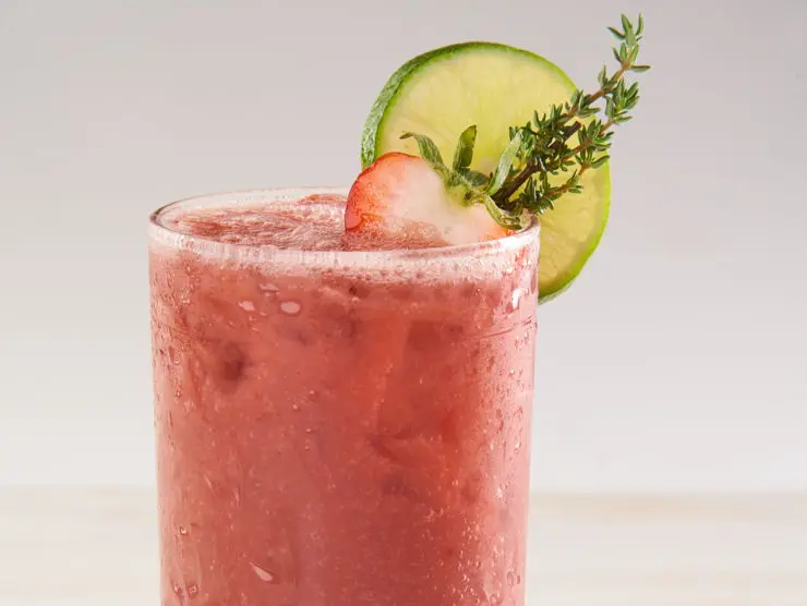  Frozen Strawberry Puree Bulk Style Packaging with no