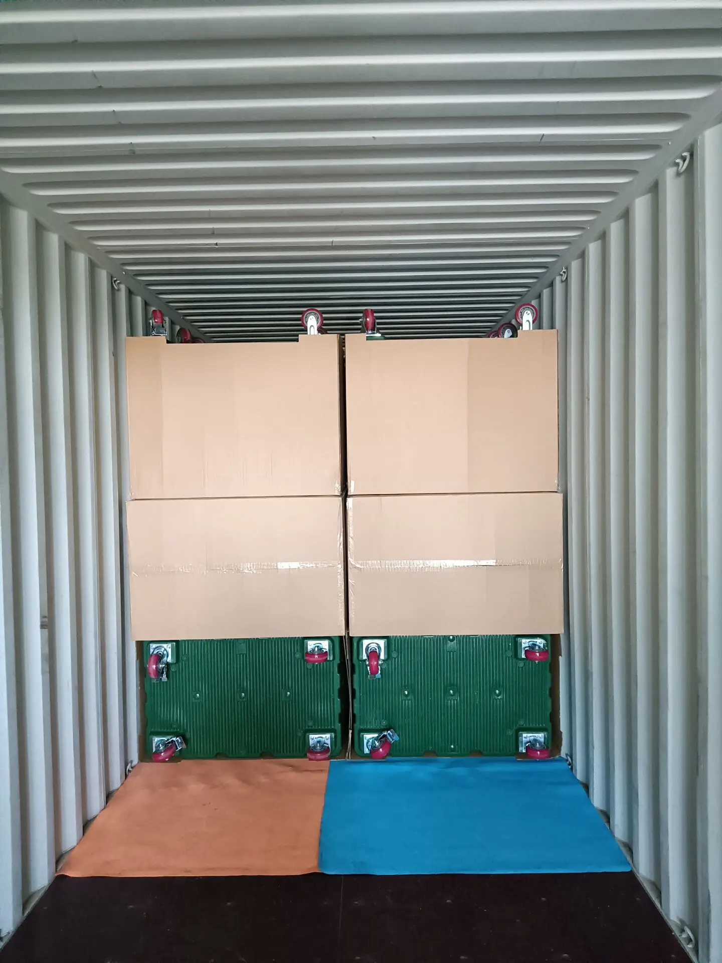 Large Capacity Rotomolded 320L Dry ice container Cooler Box