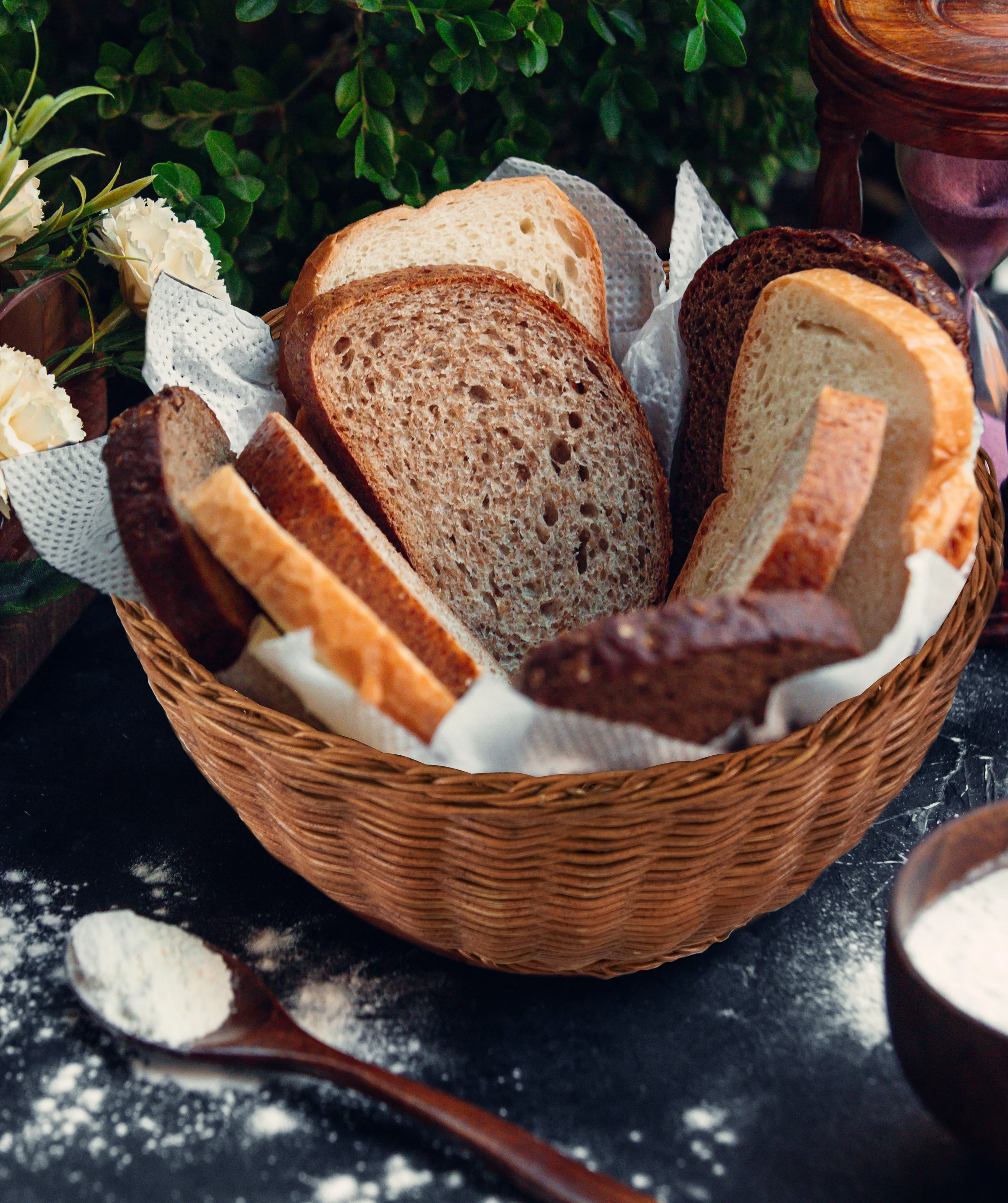 Made in Vietnam Wholesale Round Rattan Bread Basket Rattan Basket Handmade Supermarket Wicker Basket for Vegetables & Bread