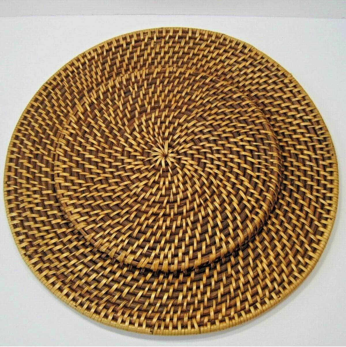
Rattan Charger Plate Vietnam Handwoven Wicker Placemat Tableware Restaurant Wedding Party Bamboo Rattan Charger Plate 