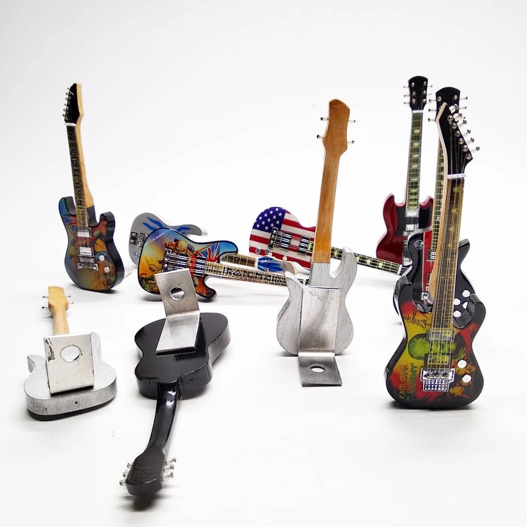 miniature guitar with stainles stand 10 cm