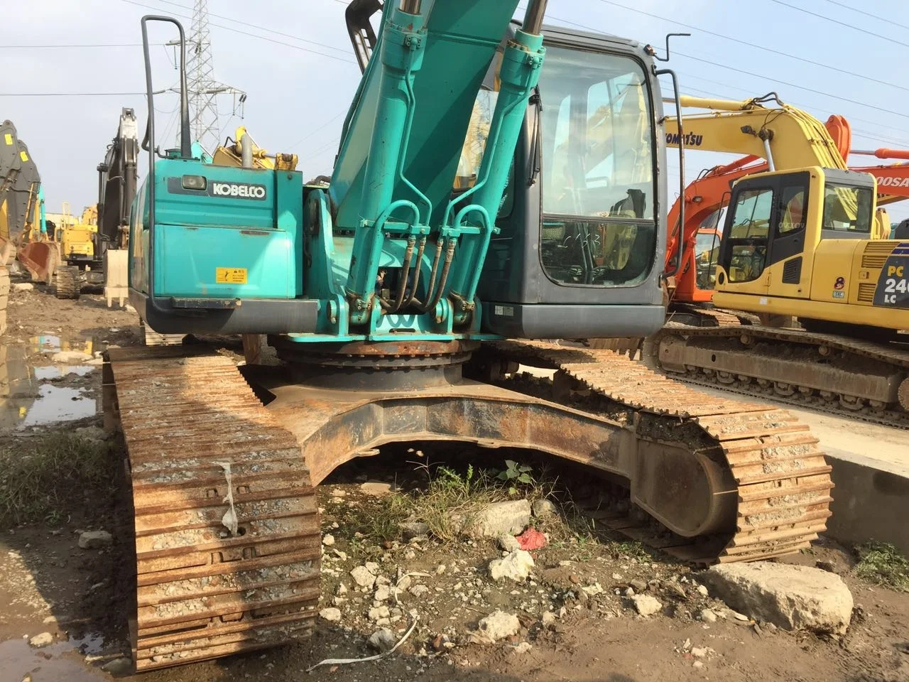 Strongly recommended Kobelco SK260-8 at factory price used excavator Kobelco SK220 SK230 SK260 SK350 SK450 excavators