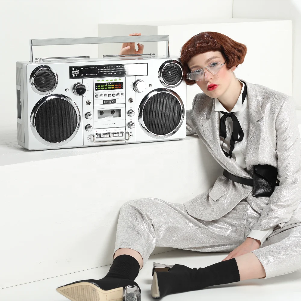 High Quality Authentic 80s Feel CD Boombox With BT USB Cassette Built-in Battery Radio Speaker Boombox