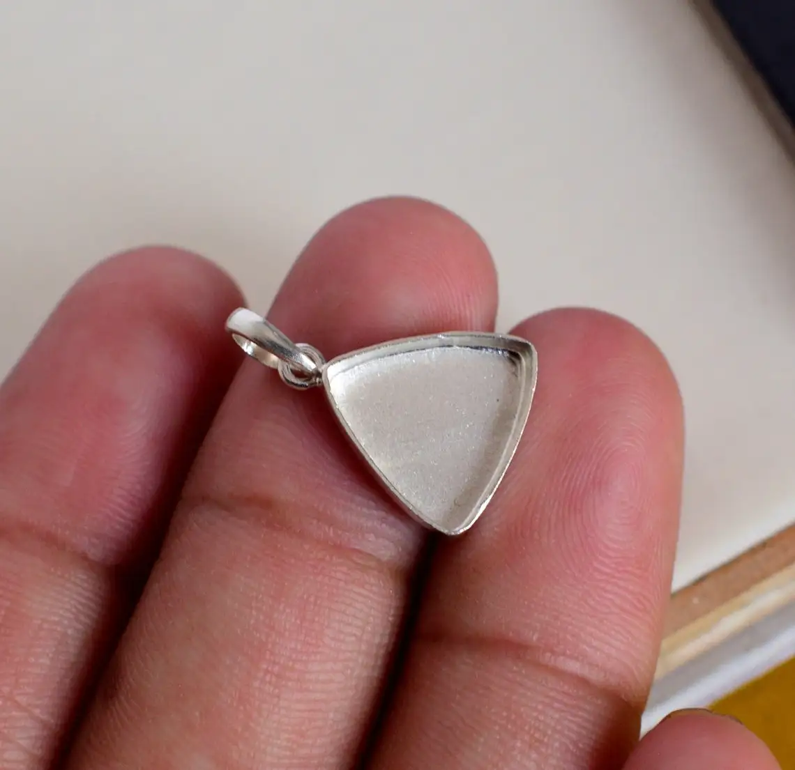 16 MM Plain 925 Sterling Silver Triangle Collet Cup Charm Pendant Blank Setting Bezel Fine Jewelry Accessories Wholesaler