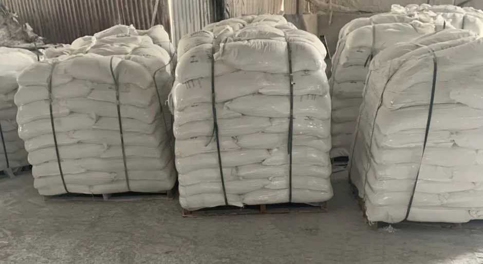 Hot Sale Cheap Price High Quality Quick Lime CaO 90-92% Min // Burnt Lime Made In Vietnam