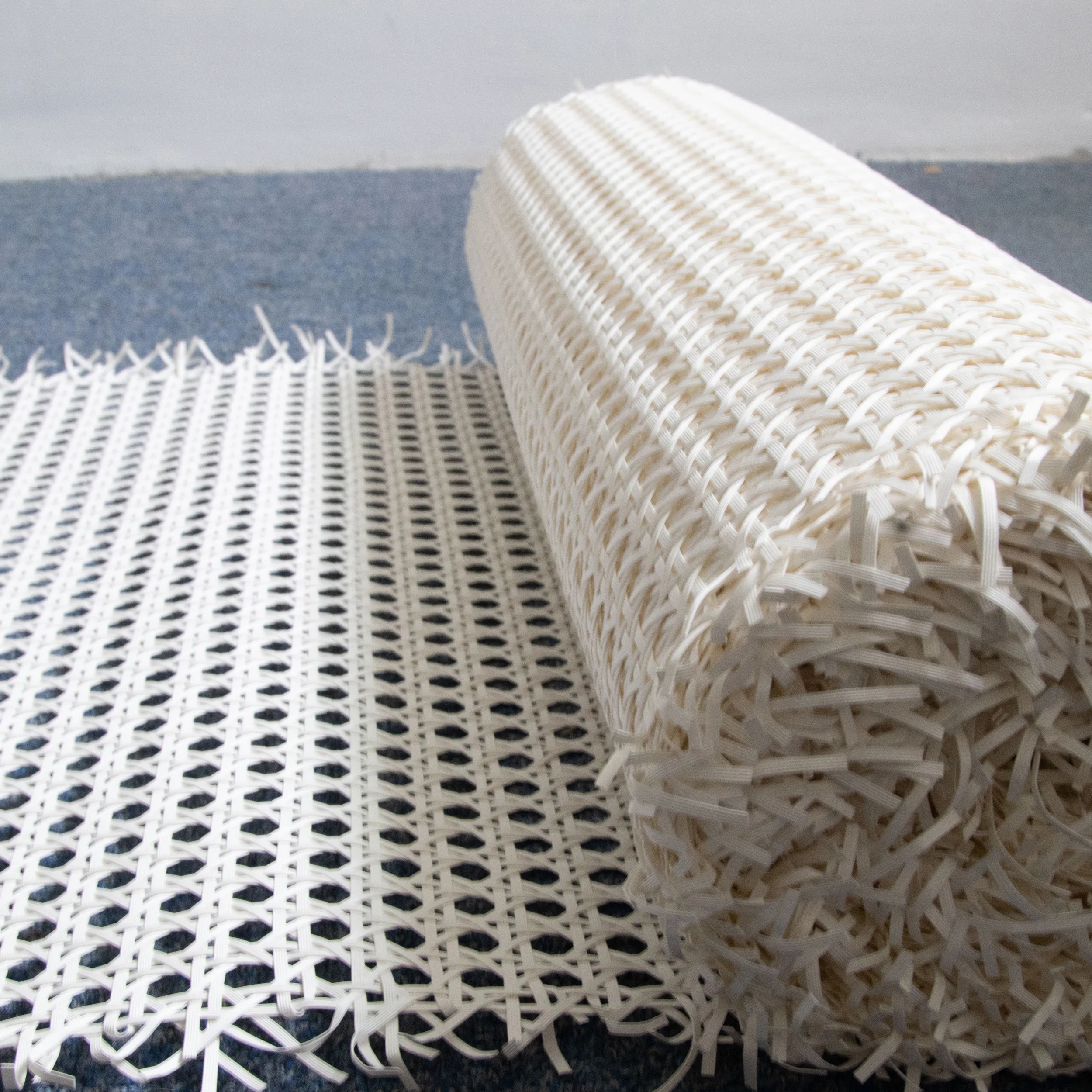 Натуральный/отбеленный традиционный ротанговый тростниковый рулон, ремесленные изделия разных размеров для внутренней мебели из Вьетнама