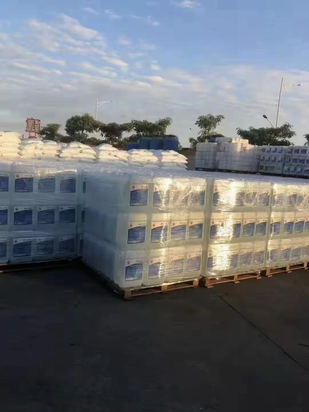 Высококачественная мочевина для автомобиля 46% экспорт в любую страну популярный товар