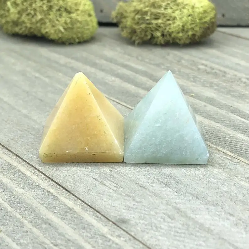 7 CHAKRA CRYSTAL PYRAMID SET FOR SALE \ Red Jasper Lapis Lazuli Amethyst Gray Agate Green Aventurine Yellow Orange Aventurine