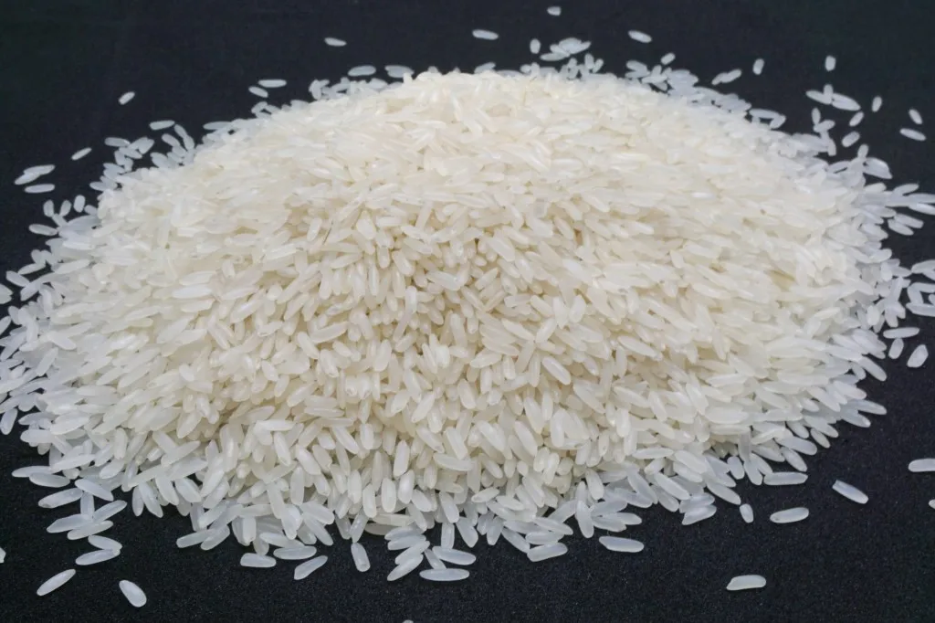 New crop Vietnam long grain white rice OM5451 5% broken manufacturer exporter with ISO Certification