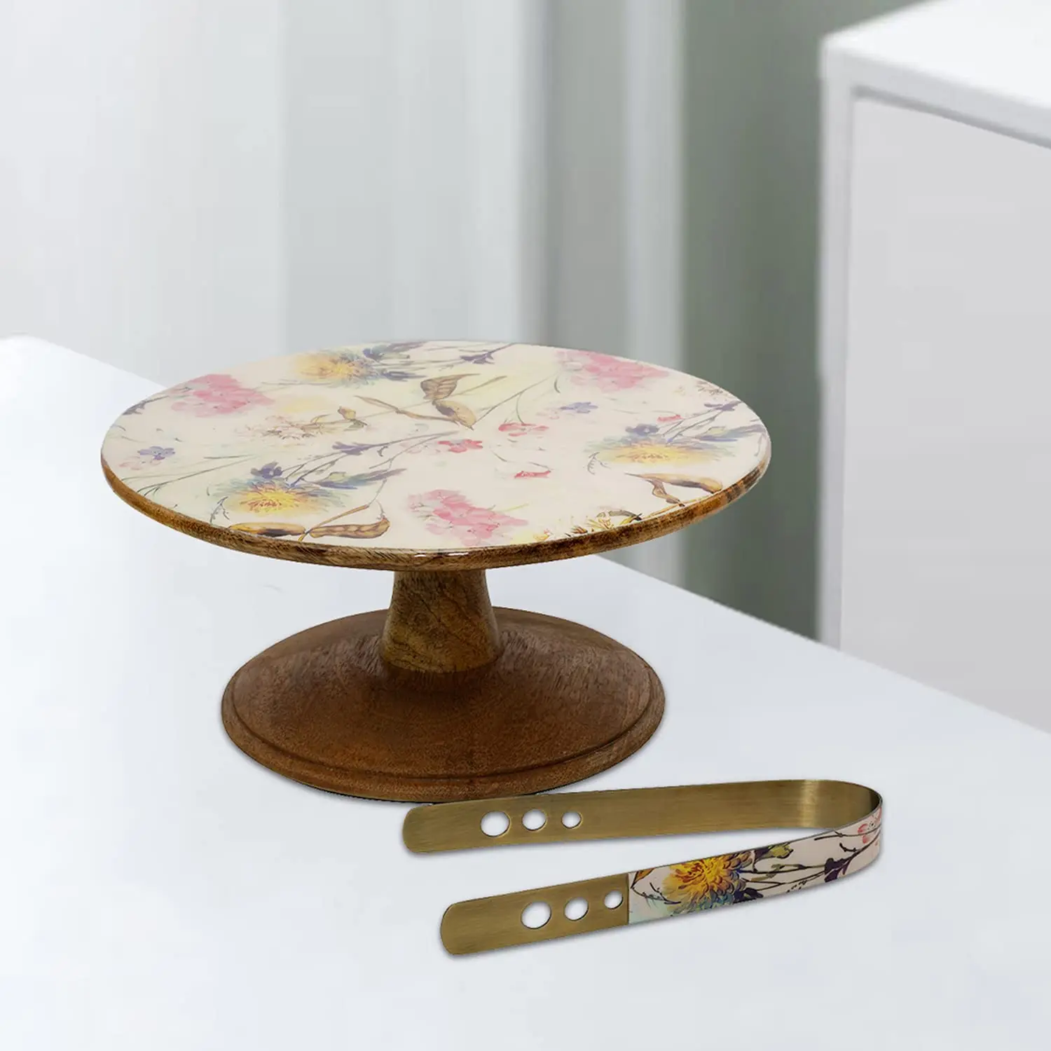 Luxury round Wooden Centerpiece Plate Natural Serving Tray for Wedding Decoration Insulated Cupcake and Dessert Holder