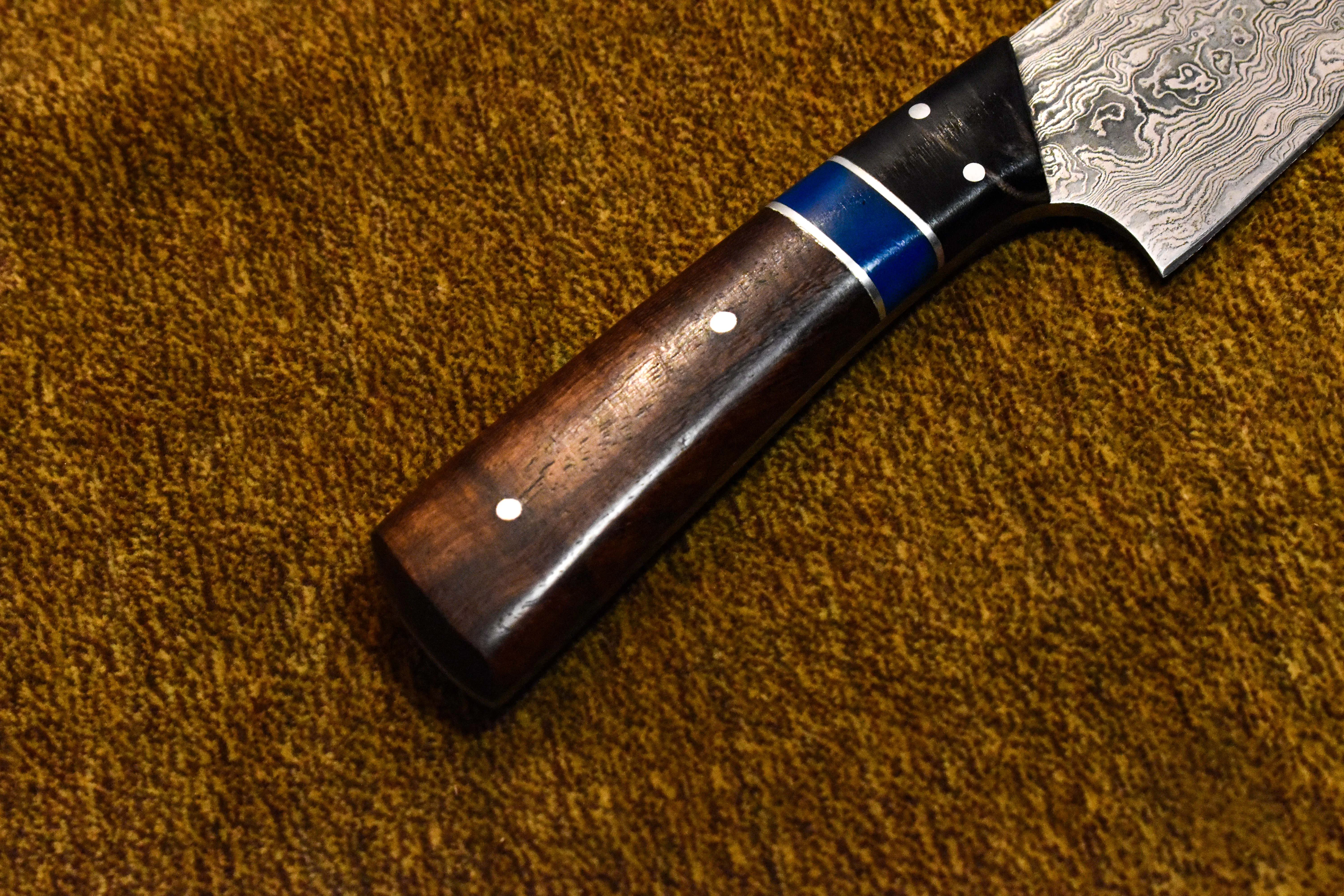 Поварской нож ручной работы из дамасской стали материал ручки розового дерева