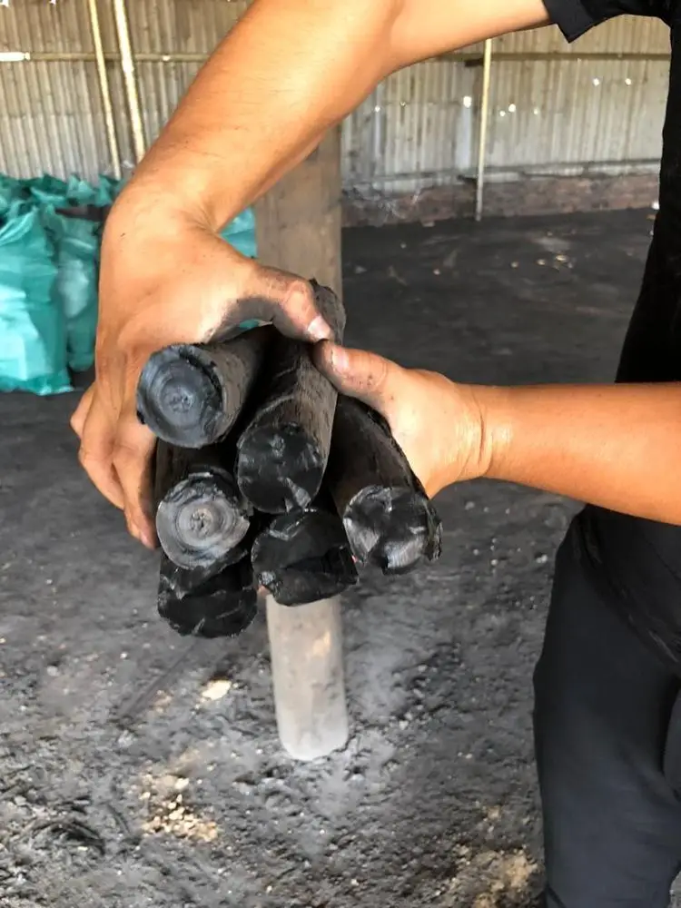 Best price for BBQ Lump Hardwood charcoal from Vietnam Factory