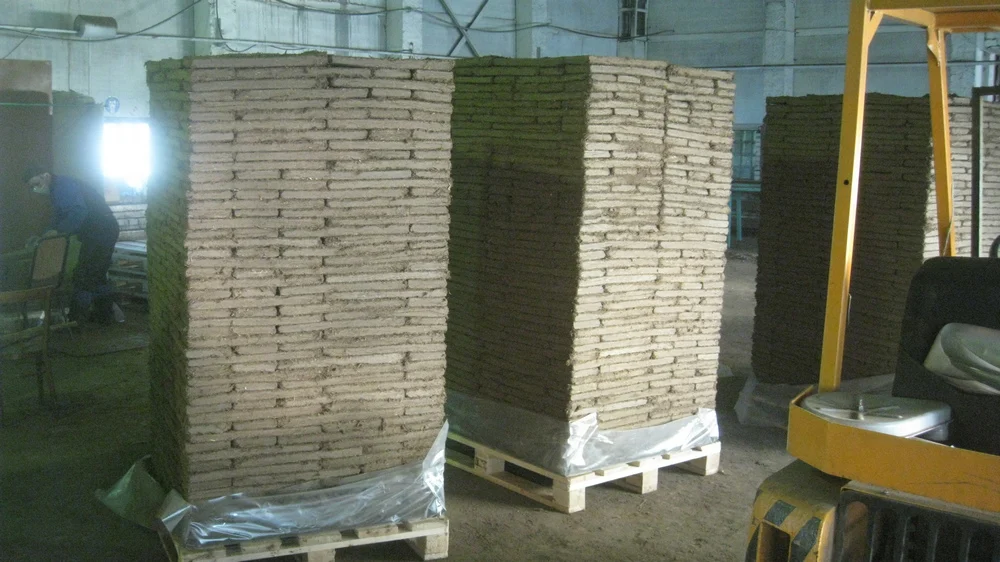 
Pressed peat moss slabs for landscaping 