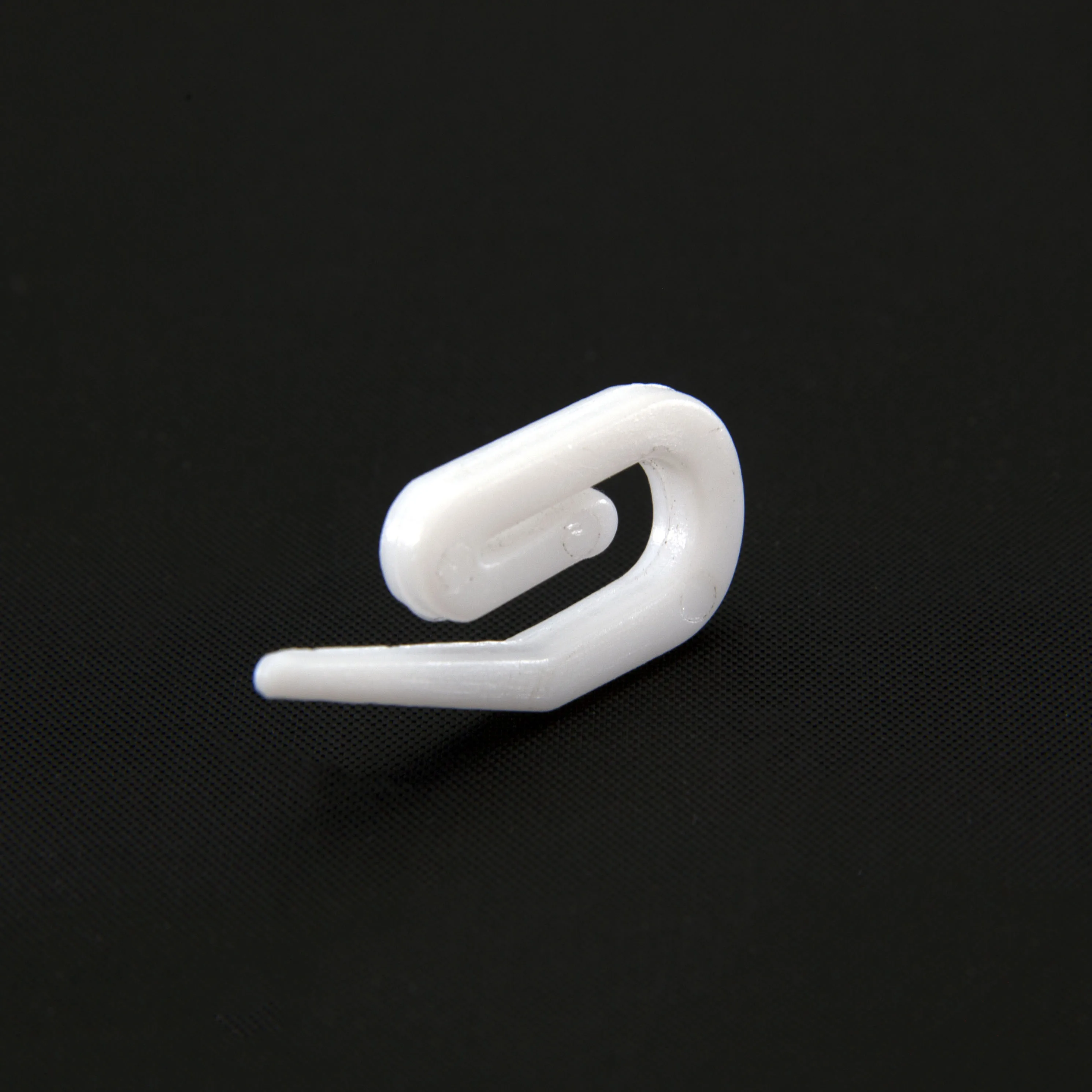 Home Decoration Curtain Accessory Small Adjustable White Curtain Hooks Plastic