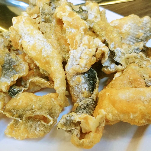 Снэк, Кожа Лосося и рыбы с соленым яйцом-мисс элаин + 84 375 431 541