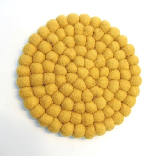 Кухонный Настольный Трипод «20 см с войлочным шариком»-«желтый ручной работы»-«экологически чистые и прочные тепловые подставки держатель для