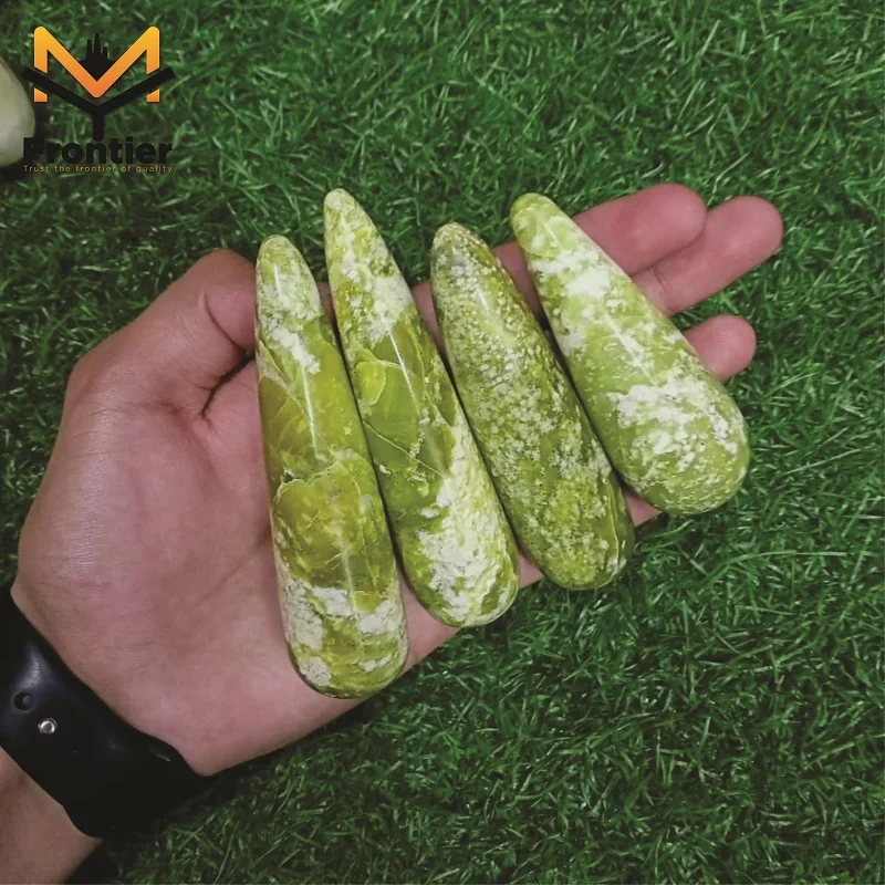 
 Натуральная серпантинная полированная морковка ручной работы OEM кристалл из пакистанского хрусталя  