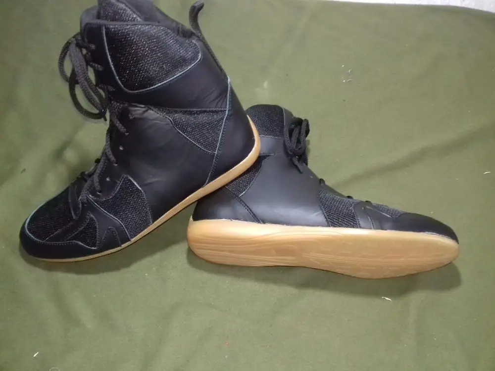 Boxing Shoes Custom by FR-1 Black and Gold Customized Logo