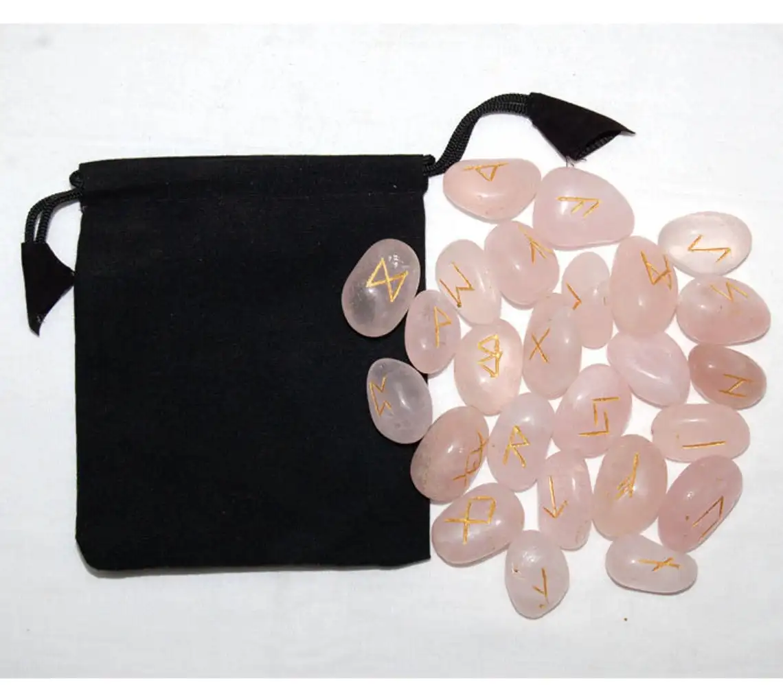 Оптовая продажа натуральный розовый кварц камень с гравировкой Руны из