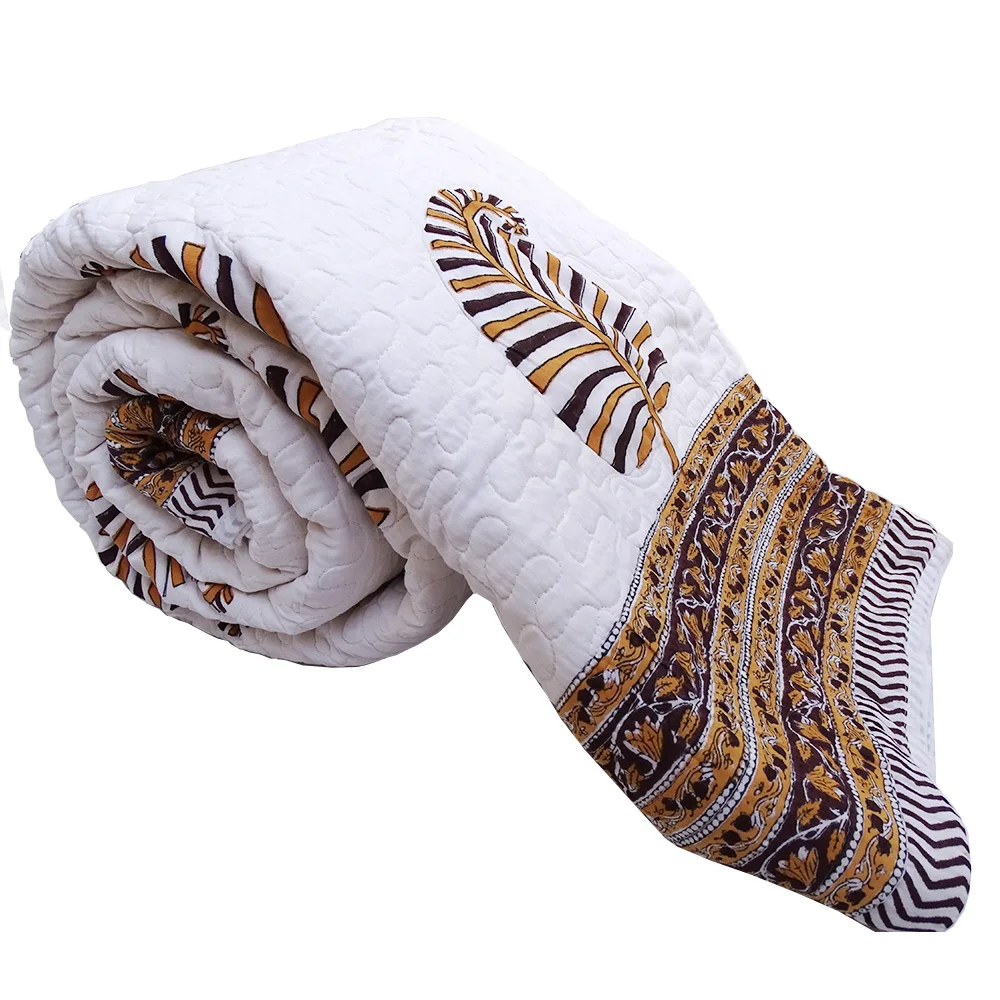 White Quilt For Sale 100 Percent Cotton Queen Size Double Bed Paisley Print Machine Quilted Online Bedding Supplier