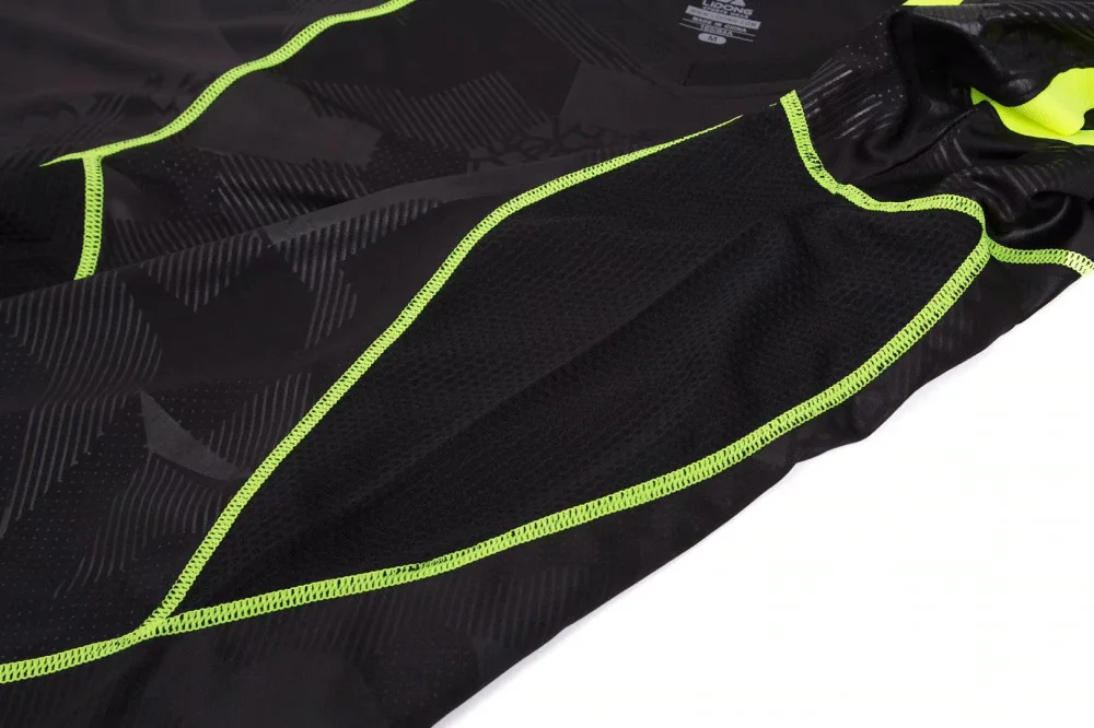 
OEM Wholesale team sports uniform Adult Kids Soccer Tracksuit Jersey Kids Football Jerseys Set Unisex Soccer Clothes Sets 