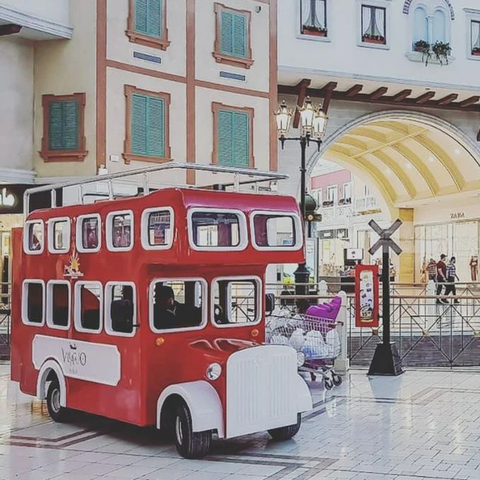 
Trackless Train and Electric London Bus 