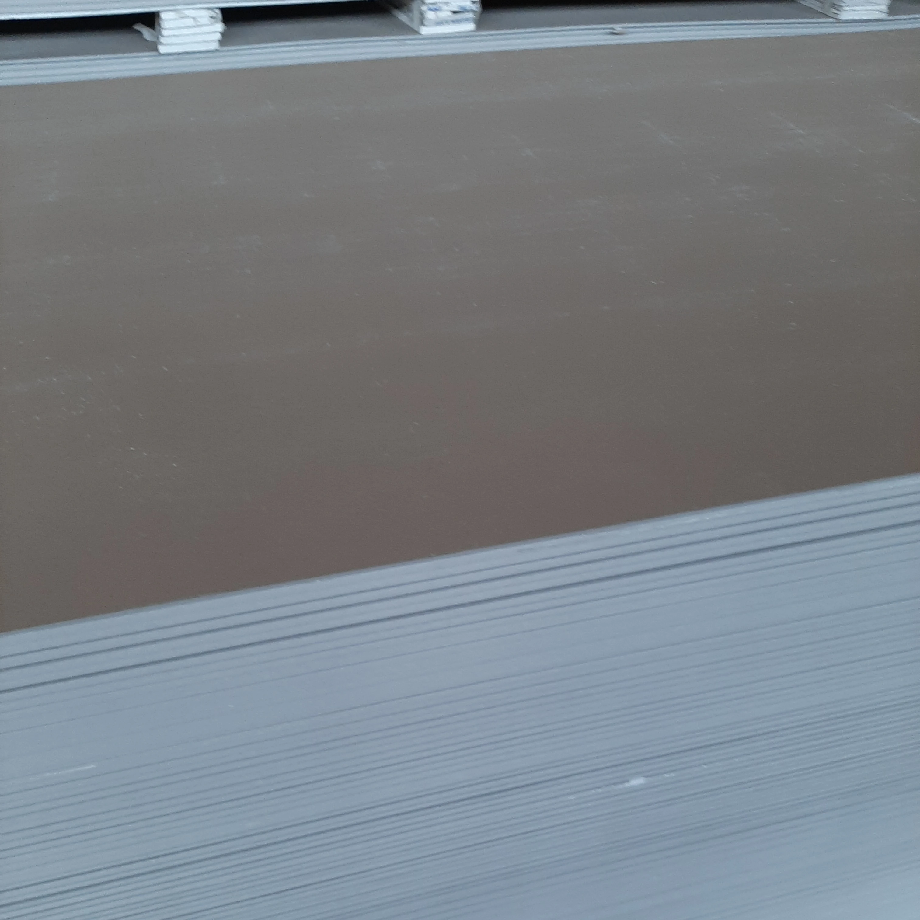 Gypsum Plaster Board drywall 1220*2440*9 mm to build partitions wall linings or ceilings in any building