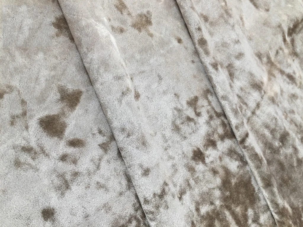 In stock 230g full 100% polyester knitted short pile plush velvet sofa fabric