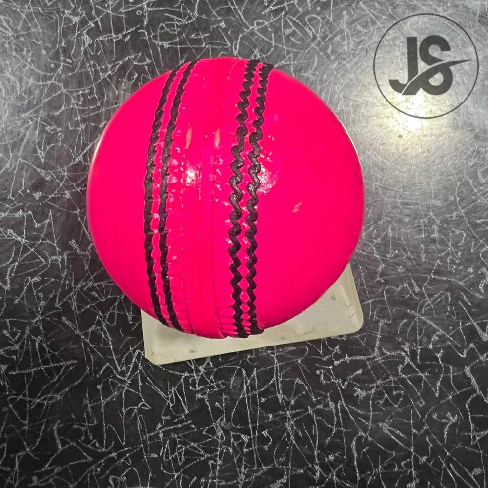 OEM Pakistan Made Export High Quality Cricket Balls Red White and Pink Cricket Hard Leather Match Balls Custom Made Logo