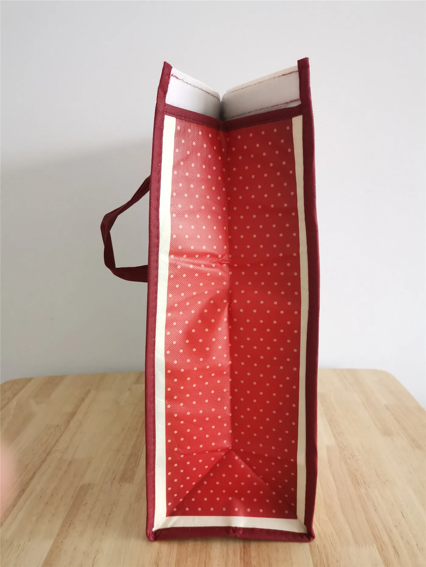 Vietnam Factory OEM supermarket fresh food cake delivery insulated cooler bag special best price