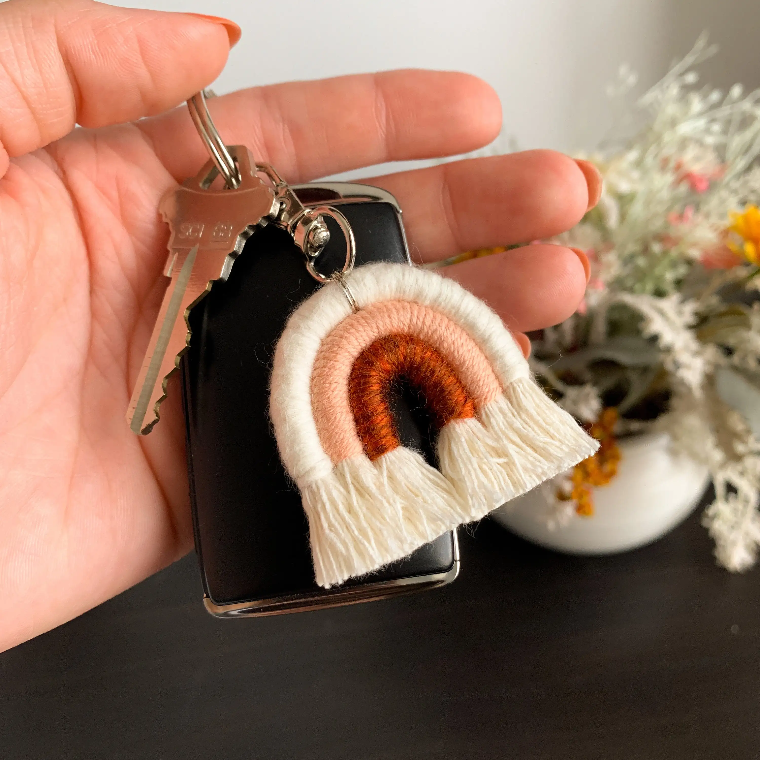 High Quality Macrame Rainbow Keychain  Custom Macrame Keychain At Good Price