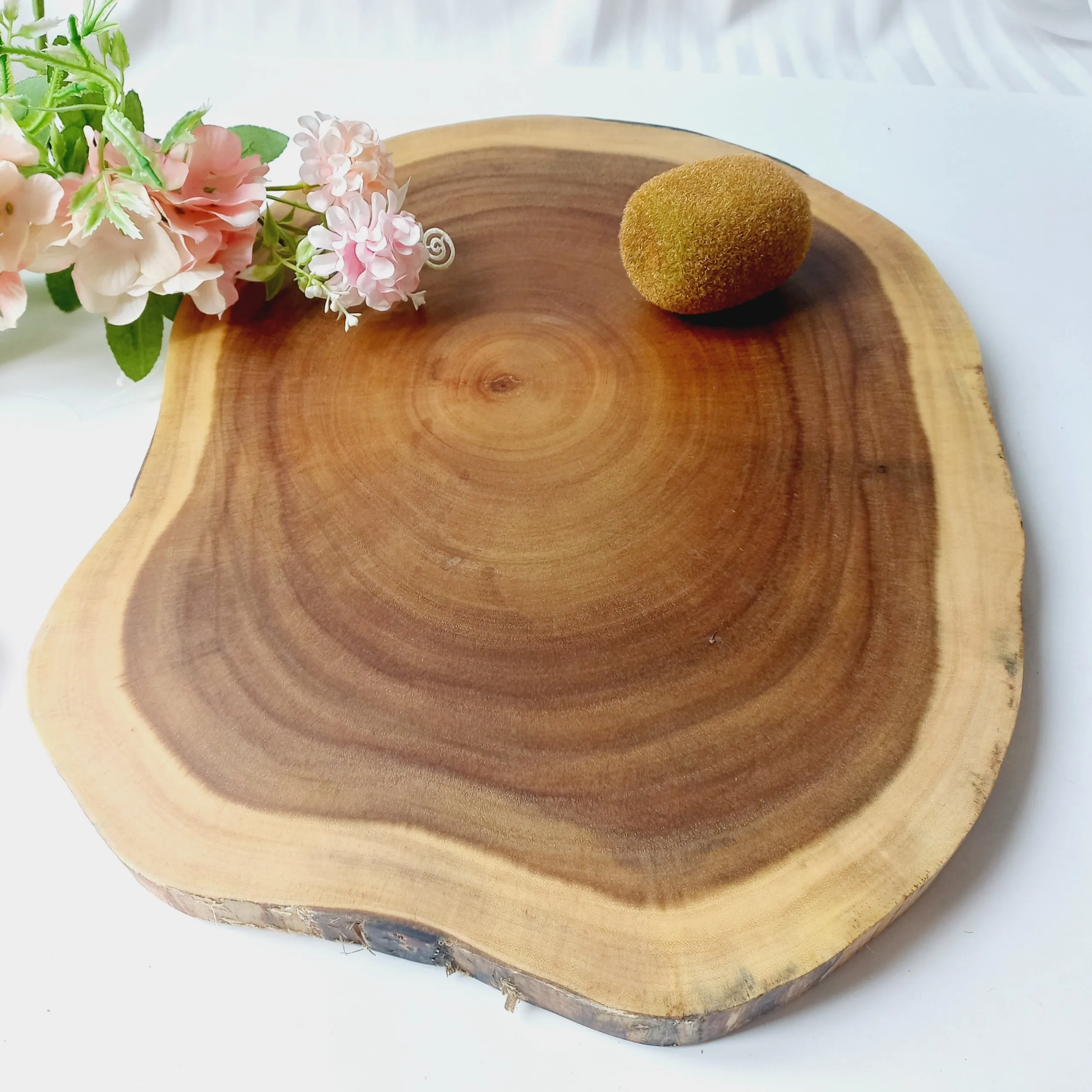 Natural And Organic Raw Bark Edge Serving Platter Rustic Tree Bark Wood Cutting Board Wooden Chopping Board Chopping Blocks