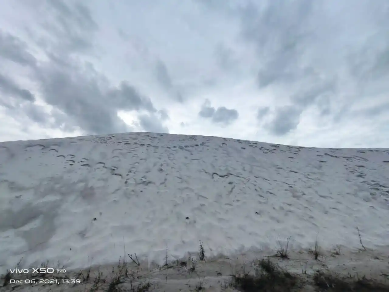 High Quality Natural Silica Purity for GLASS MANUFACTURING Grade Sio2 +/- 99.97% Ultra Low FE Quartz/ Sand