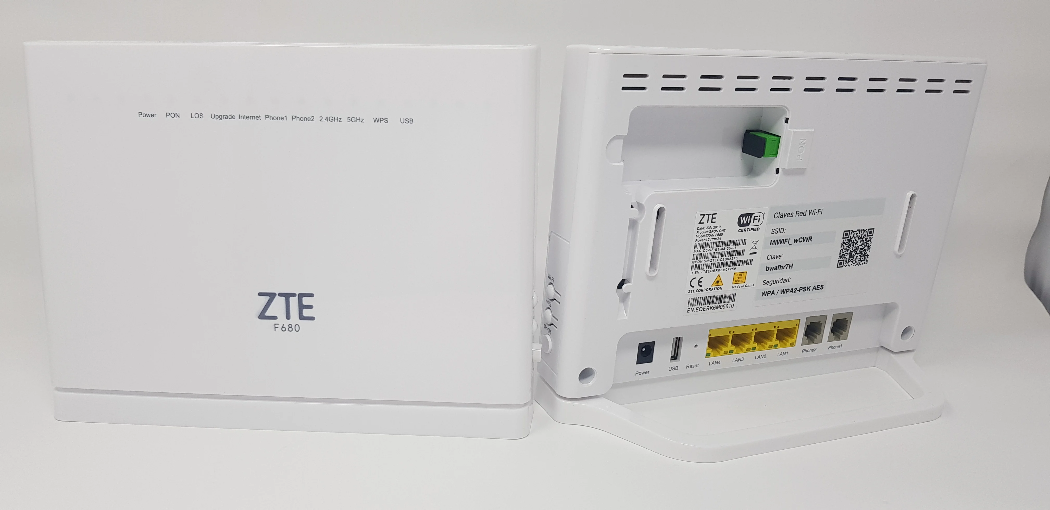 ZTE F680 GPON ONU Dual Band Wifi Concurrent 11ac with 6x White FTTH SC Adapter ZXHN ZTE F680 (14) GPON Optical Interface ABS+PC