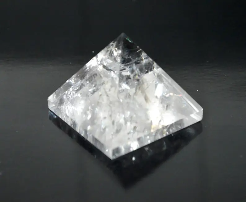 CLEAR QUARTZ GEMSTONE PYRAMID / PREMIUM CRYSTAL CLEAR QUARTZ PYRAMIDS / POLISHED CRYSTAL QUARTZ AGATE BRAZILIAN QUARTZ PYRAMIDS
