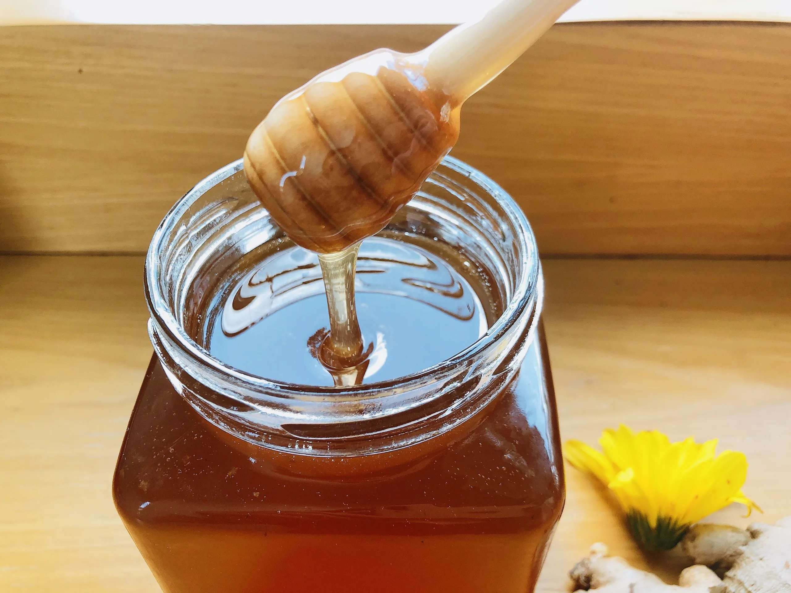 Whose sale High quality 100% Pure Natural Honey Bee with free sample